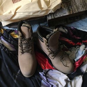 Brand new womens 8.5 timberland boots